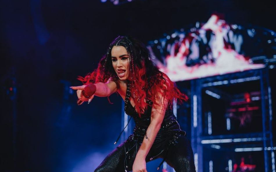 Una amenaza de bomba demoró el show de Lali, pero no logró apagar su mensaje contra el odio