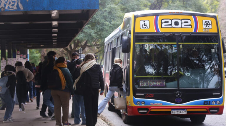 Elecciones PBA: habrá transporte público gratuito durante el domingo electoral