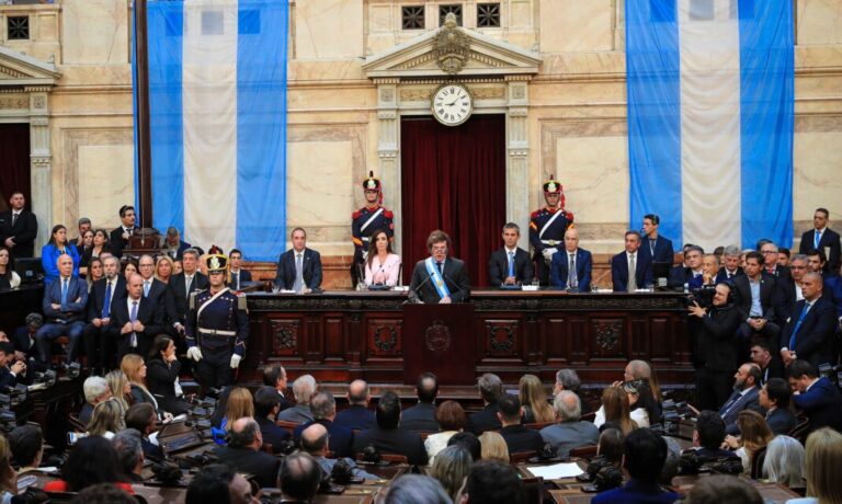 Los vetos de Milei y el caso Libra abren un conflicto de poderes en el Estado