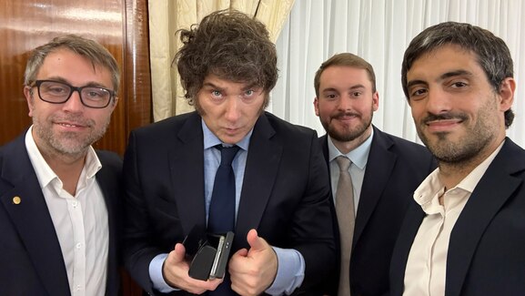 El «modelo» en apuros el 53% de la sociedad ya rechaza la gestión de Milei y denuncia falta de plan de crecimiento