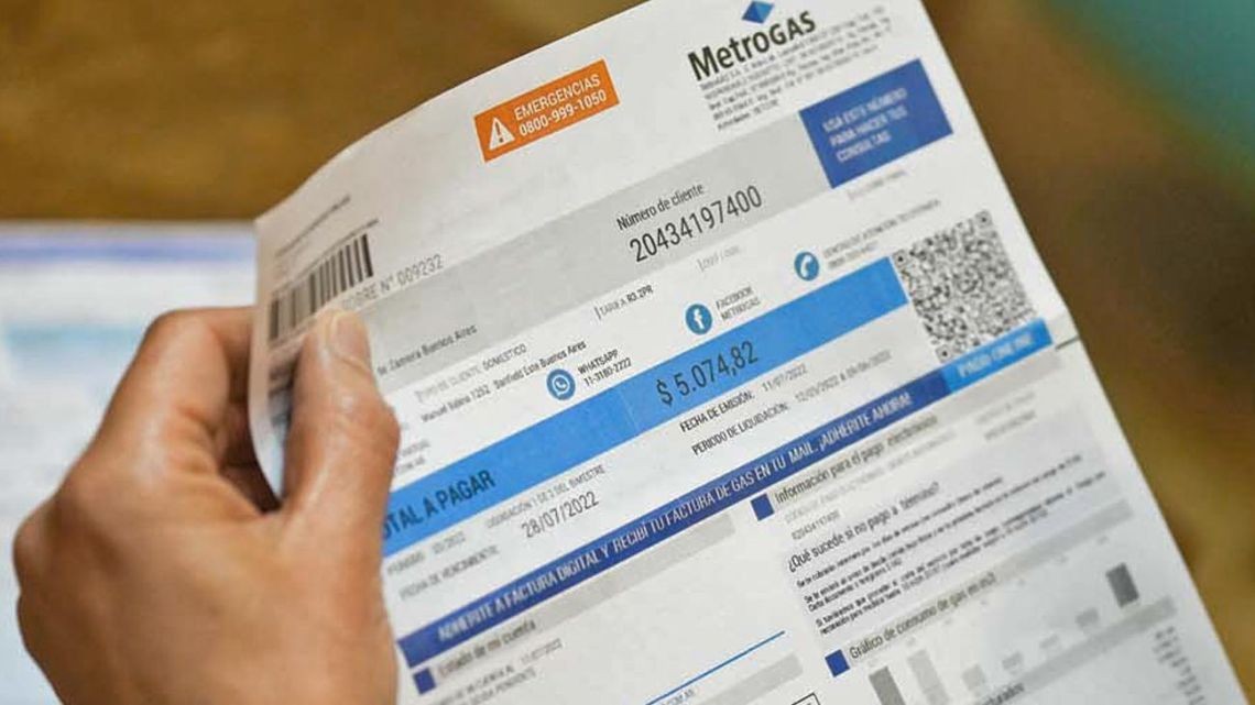 Las tarifas subieron 56% en un año en el AMBA y ya se llevan el 13% del salario promedio